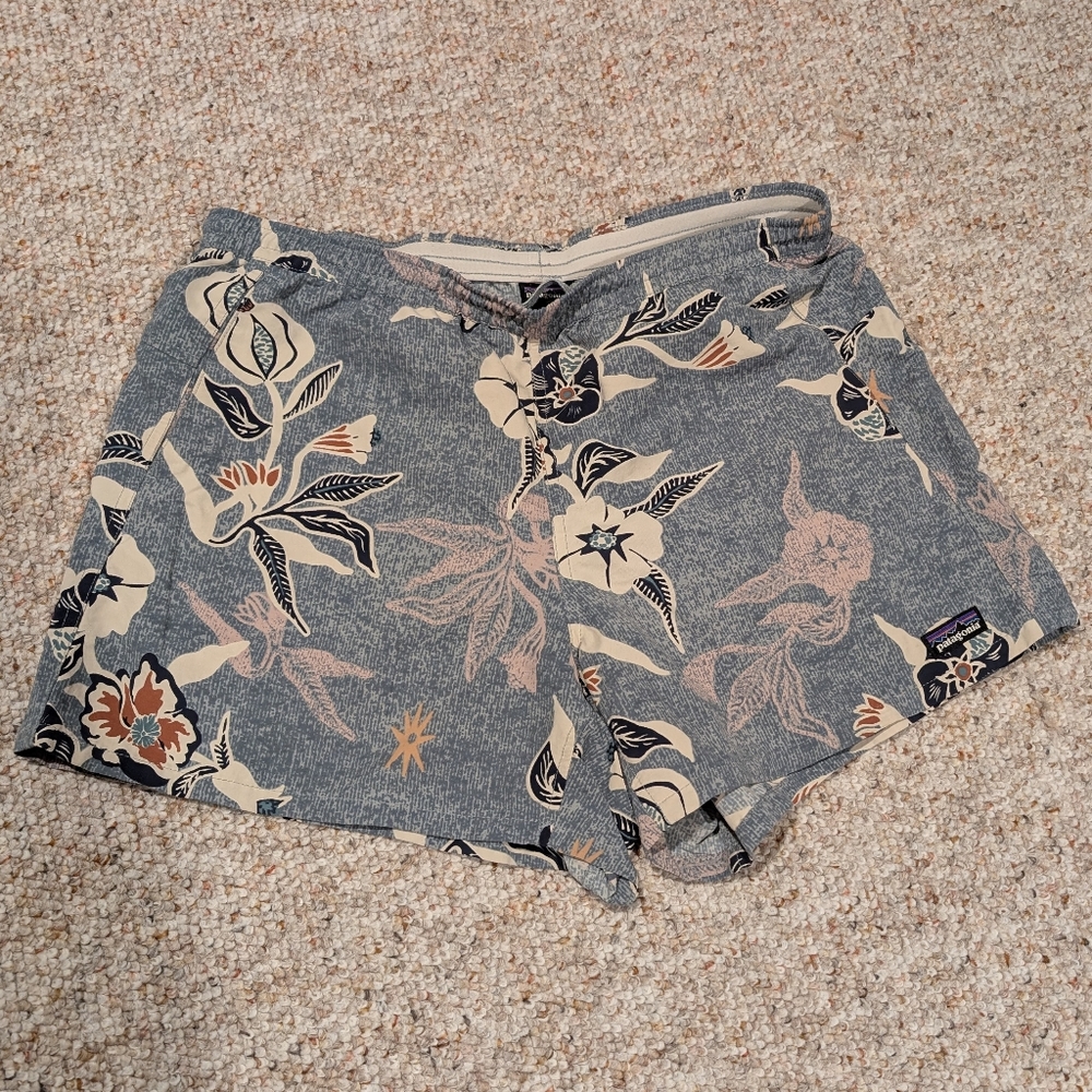 Floral Patterned Women's Shorts